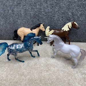 Breyer Horse Lot x4 toys horses unicorn collection